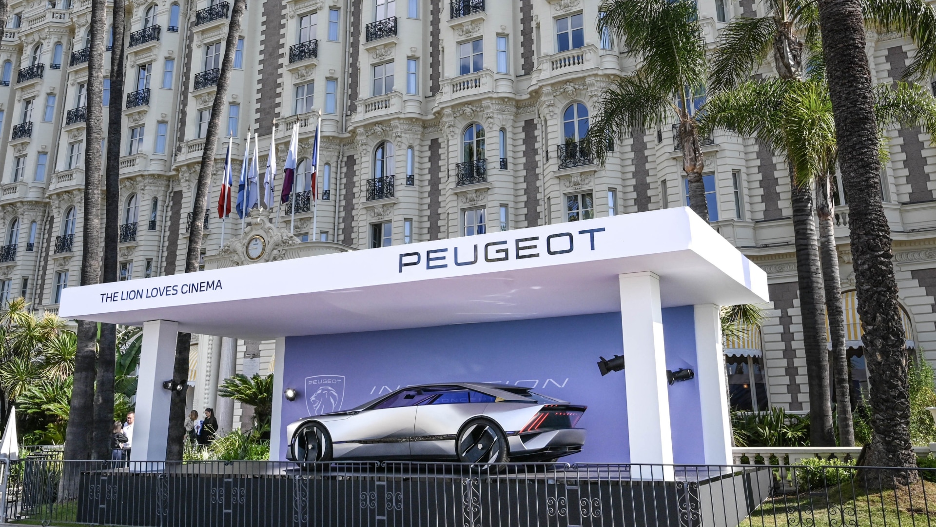 PEUGEOT Inception concept car exposée au Festival de Cannes