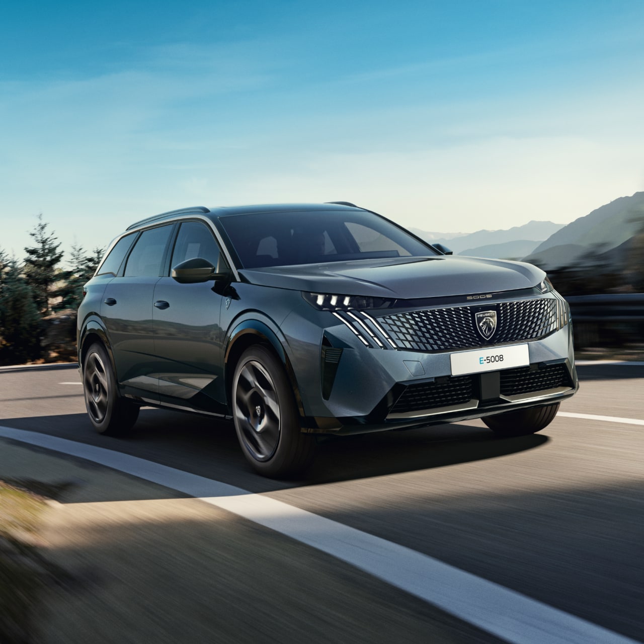 PEUGEOT E-5008 Dual Motor vue avant